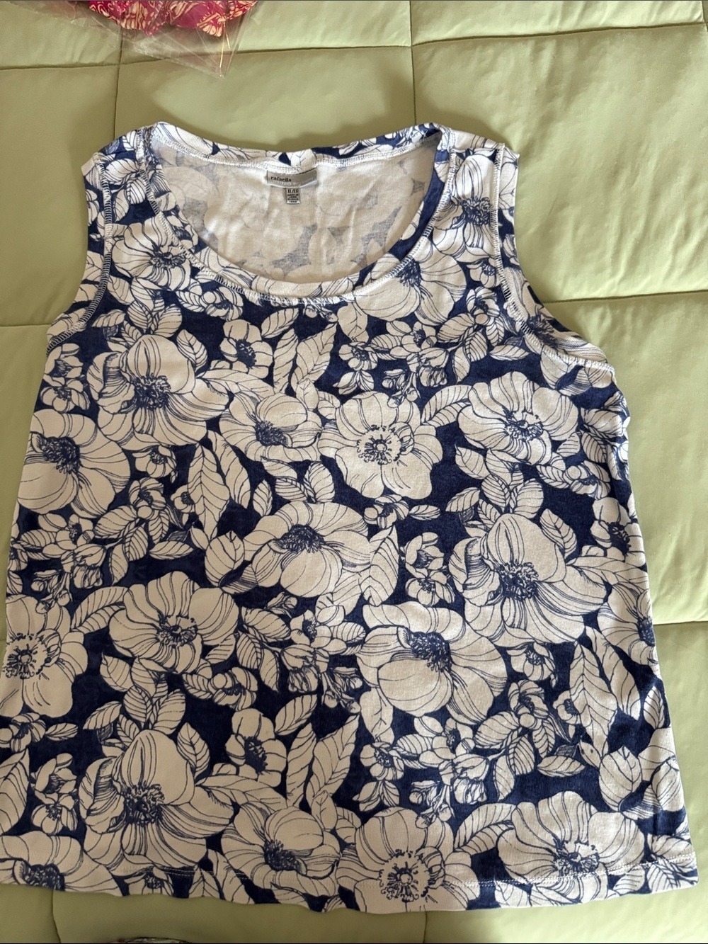 #0192 - Classic Floral Scoop Neck Tank Top - Navy & White - XL